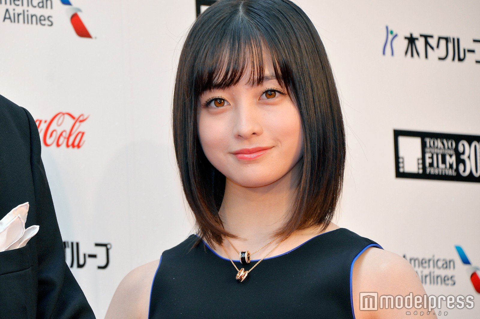 橋本環奈、“美”に関する質問に回答 メイクは“ビューラー3本使い”明かす ツイナビ ツイッターの話題まとめ