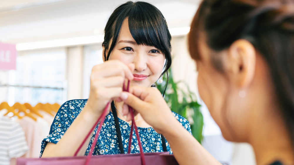 よく接客業の募集項目に 人と関わるのが好きな人 を見るけどそれって ツイナビ