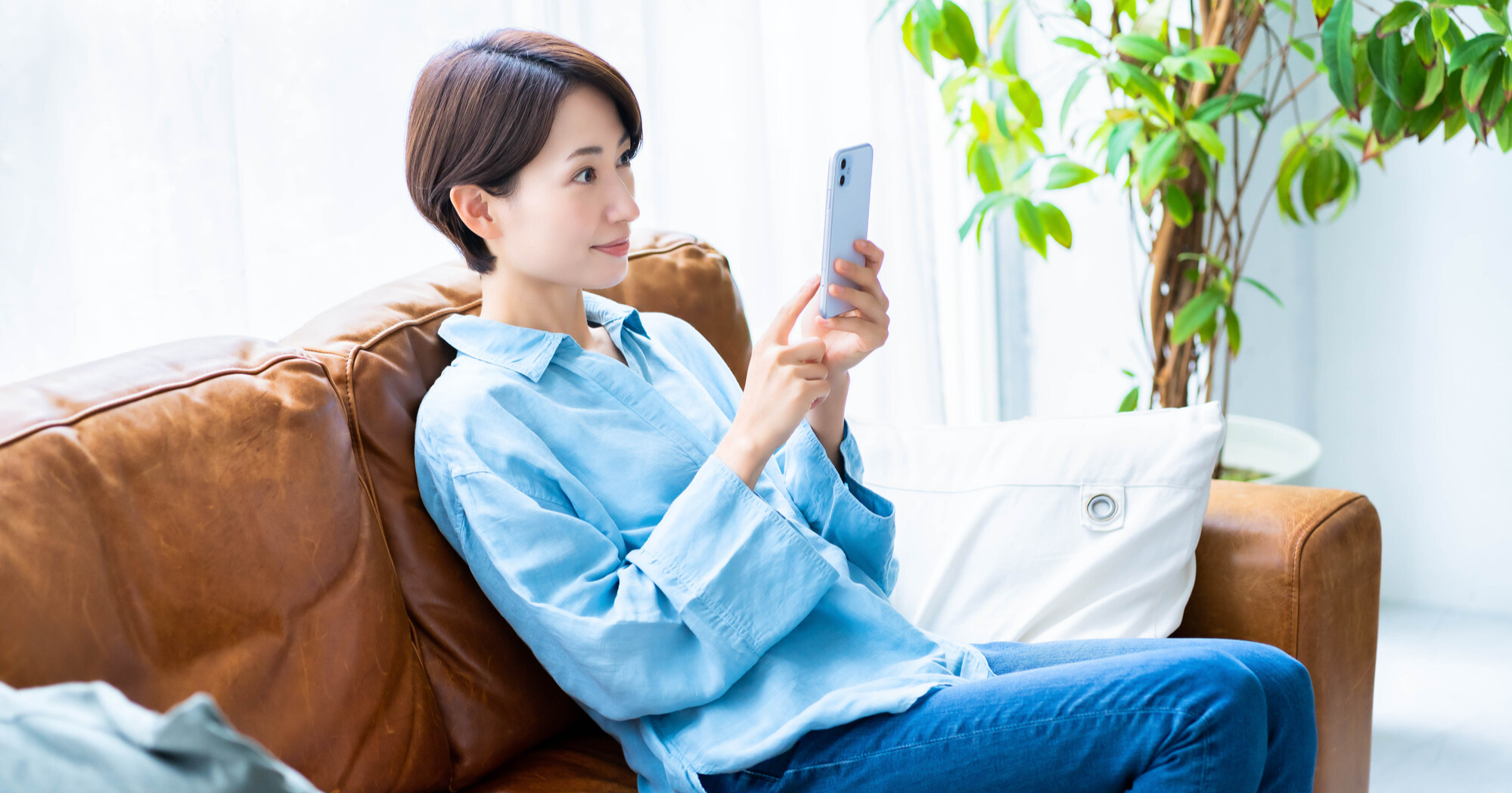 「好きな人のSNSをついチェックしてしまう理由」はきれいごと抜きで、ズバリ他の異性の影を確認したり、浮気を防止するため…である!? ツイナビ 「好きな人のSNSをついチェックしてしまう理由」はきれいごと抜きで、ズバリ他の異性の影を確認したり、浮気を防止するため…である!? ツイナビ