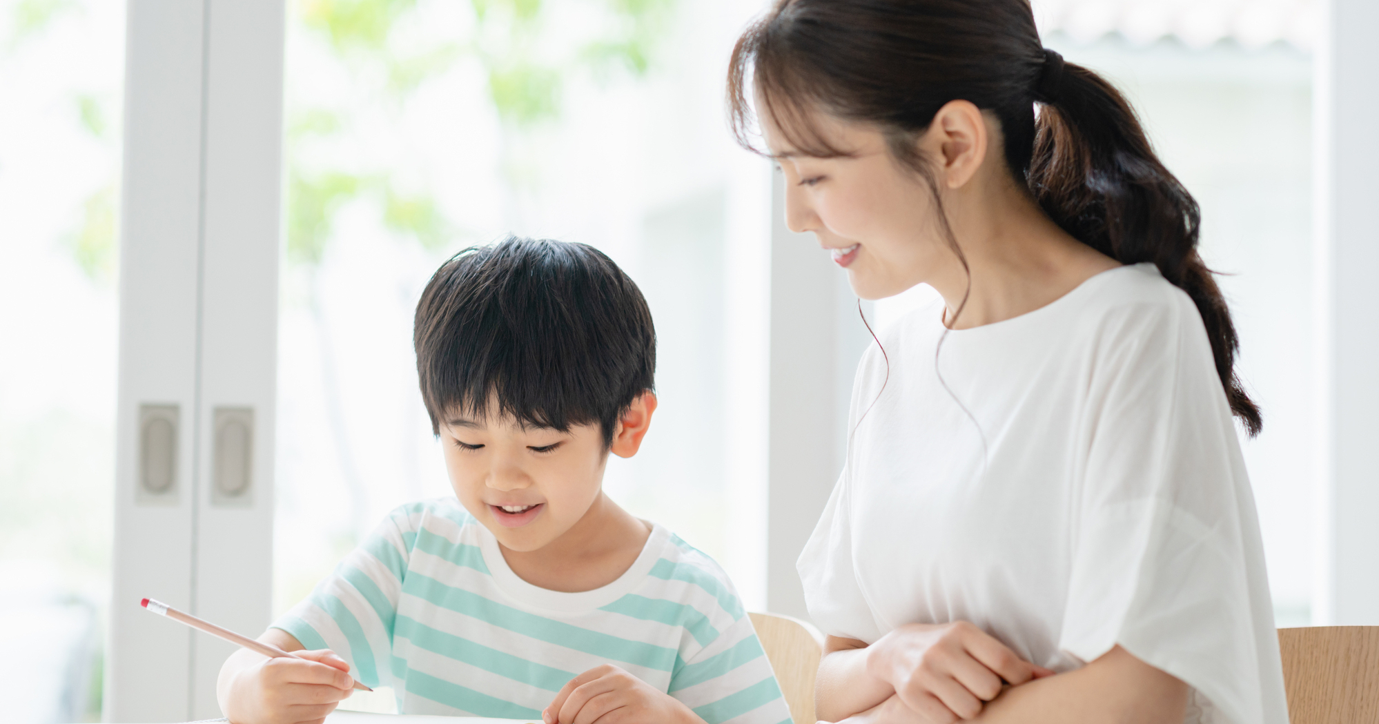 「おなかがいたい」「あたまがいたい」…は「抑うつ」との関連も。夏休み明けの子どもの変化に気づいたら、3つのキーワードを思い出してください | ツイナビ